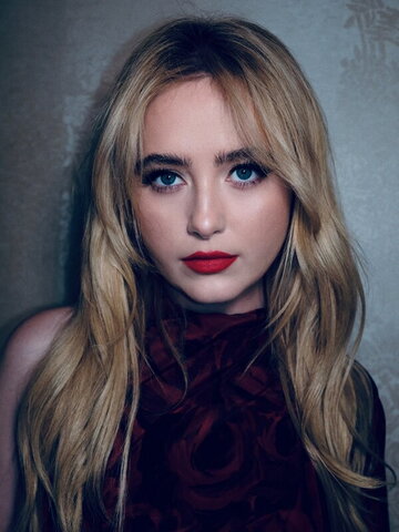 Kathryn Newton nude photo 6