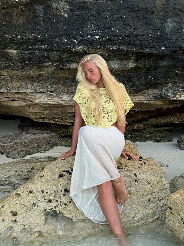 Kathryn Watts nude photo 11