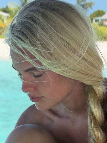 Kathryn Watts nude photo 20