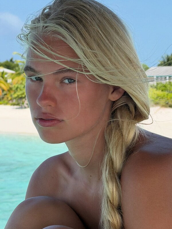 Kathryn Watts nude photo 16