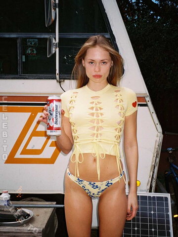 Kathrynn nude photo 26