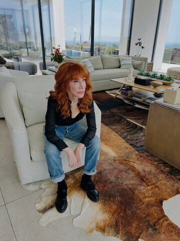 Kathy Griffin nude photo 4
