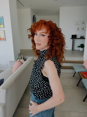 Kathy Griffin nude photo 3