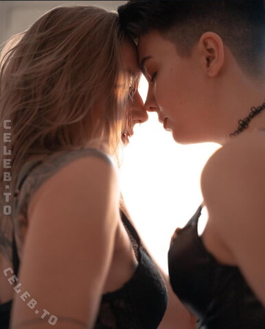 Kathyinframe nude photo 8