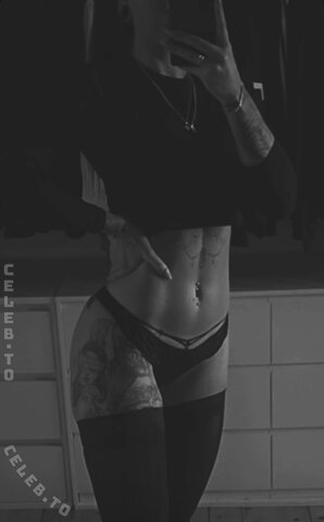 Kati Flauschig nude photo 1