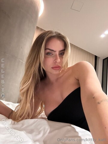Katie Hamden nude photo 15
