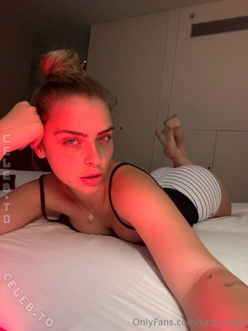 Katie Hamden nude photo 77