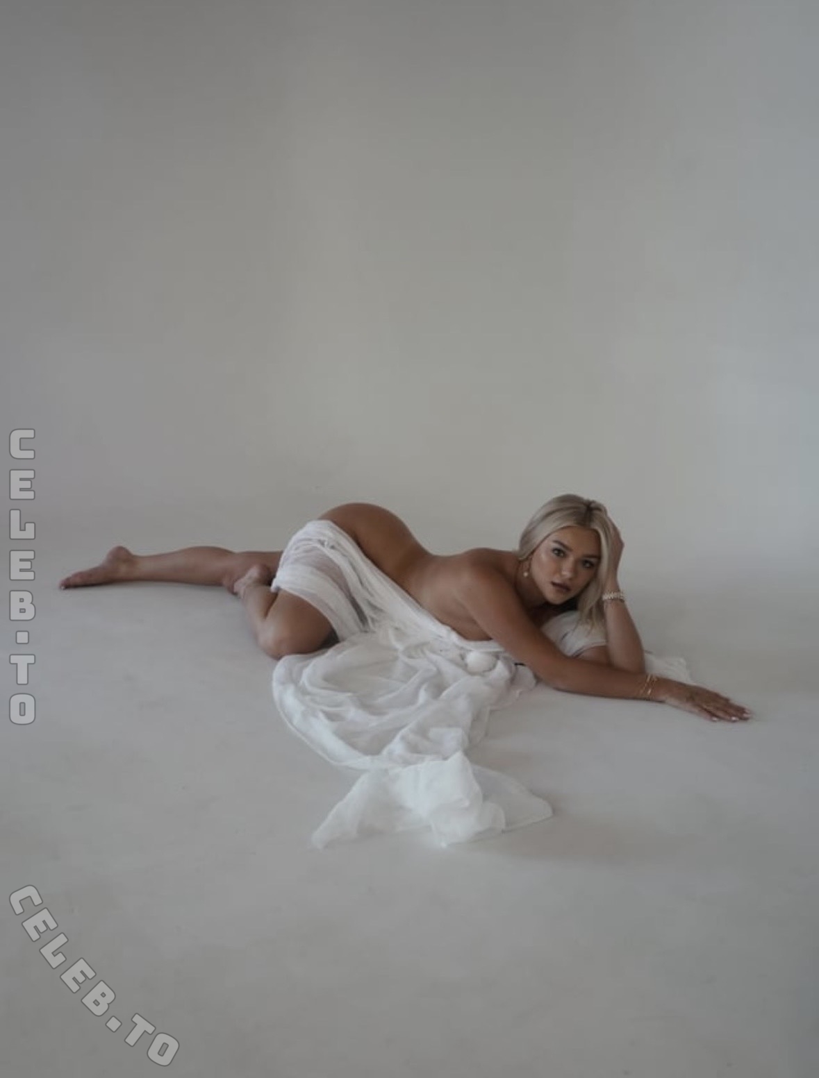 Katie Sigmond nude photo 3