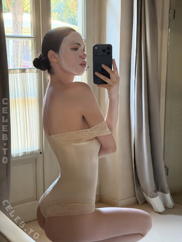 Katrin Korableva nude photo 41