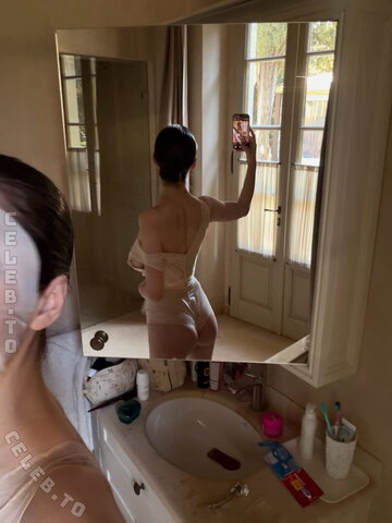 Katrin Korableva nude photo 59