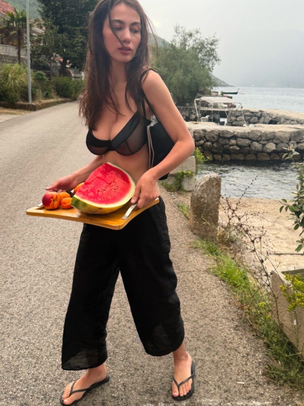 Katrin Korableva nude photo 4