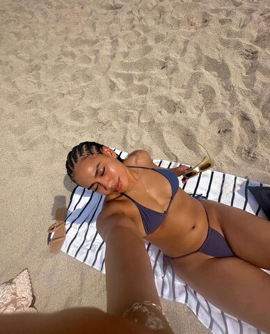 kat_thlete nude photo 2