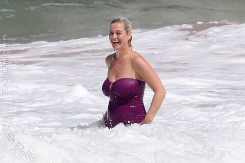 Katy Perry nude photo 6