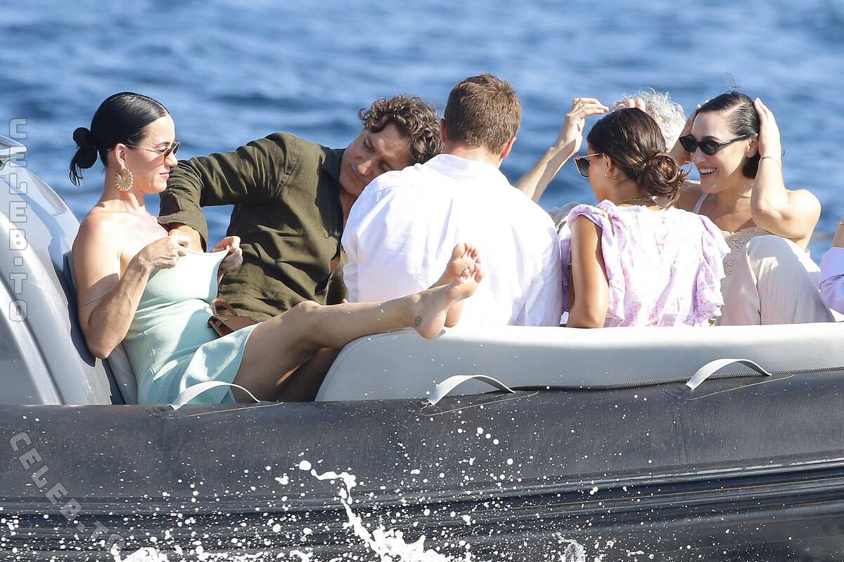 Katy Perry nude photo 5