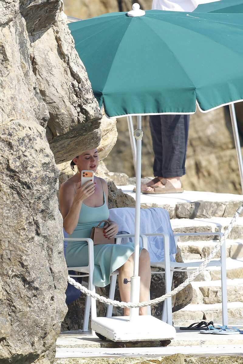 Katy Perry nude photo 18