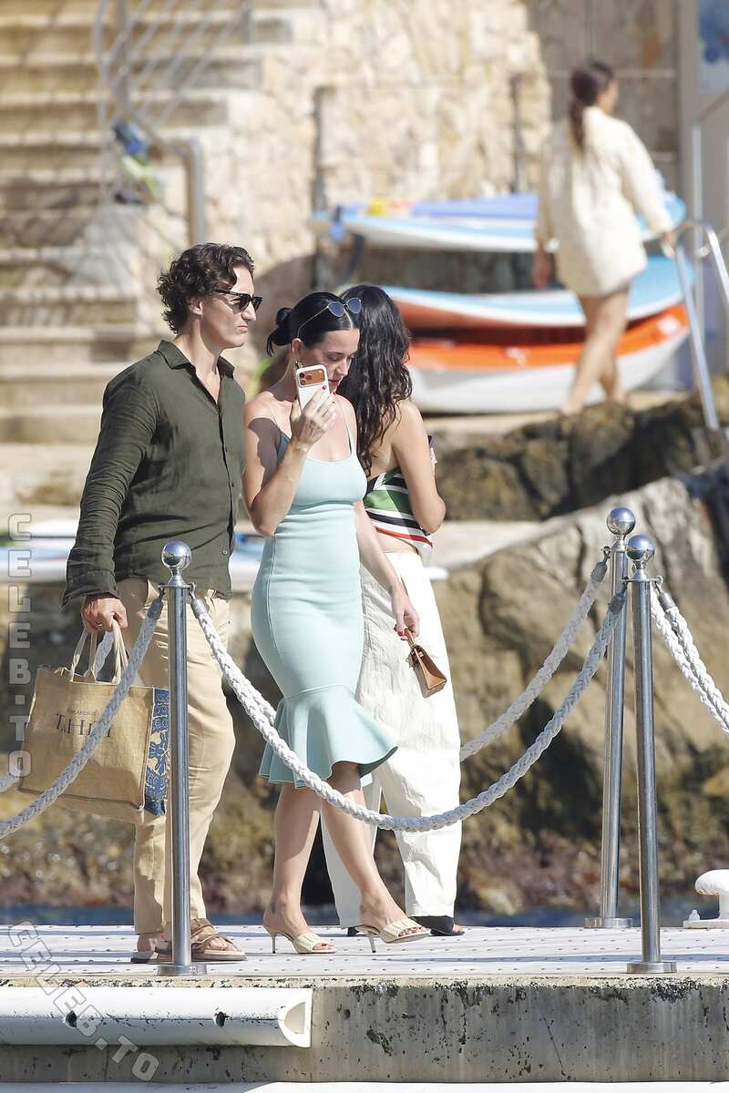 Katy Perry nude photo 21