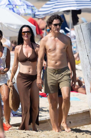 Katy Perry nude photo 126