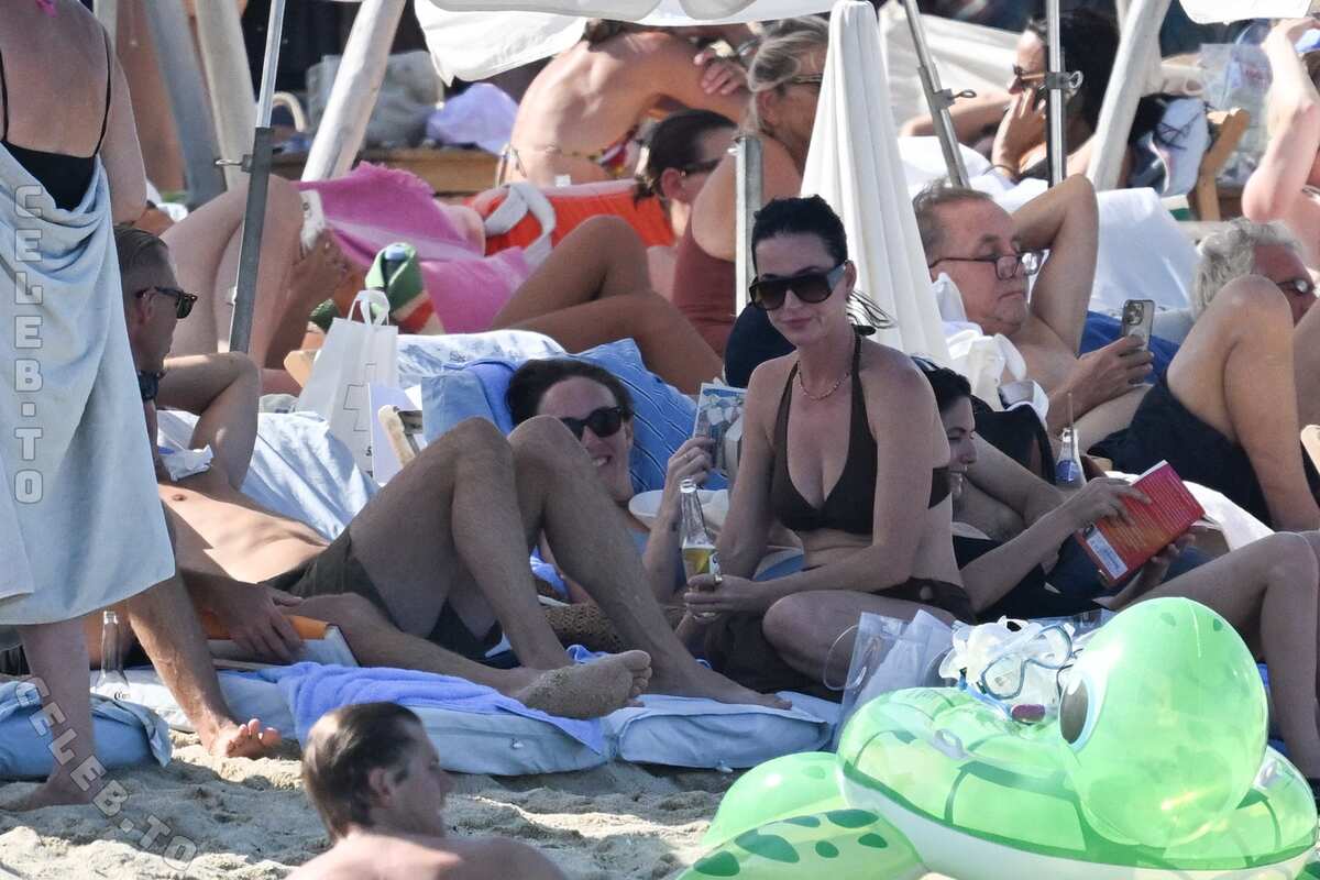 Katy Perry nude photo 4