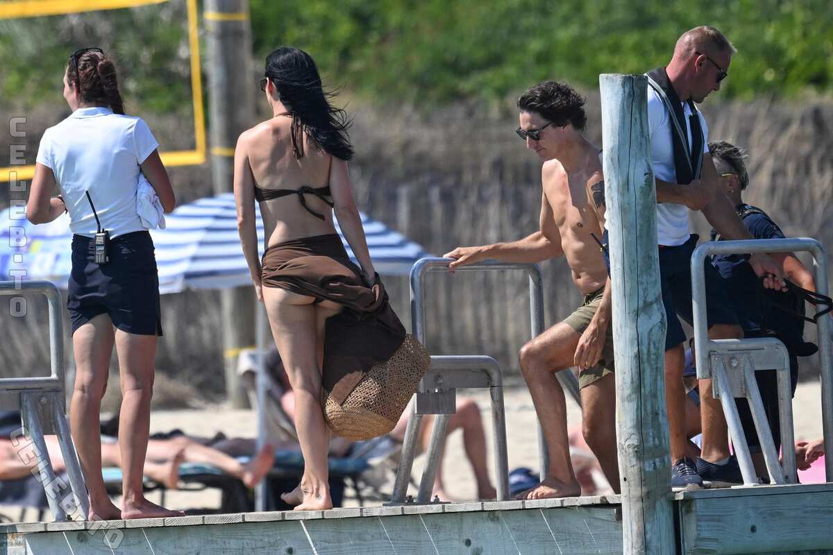 Katy Perry nude photo 7