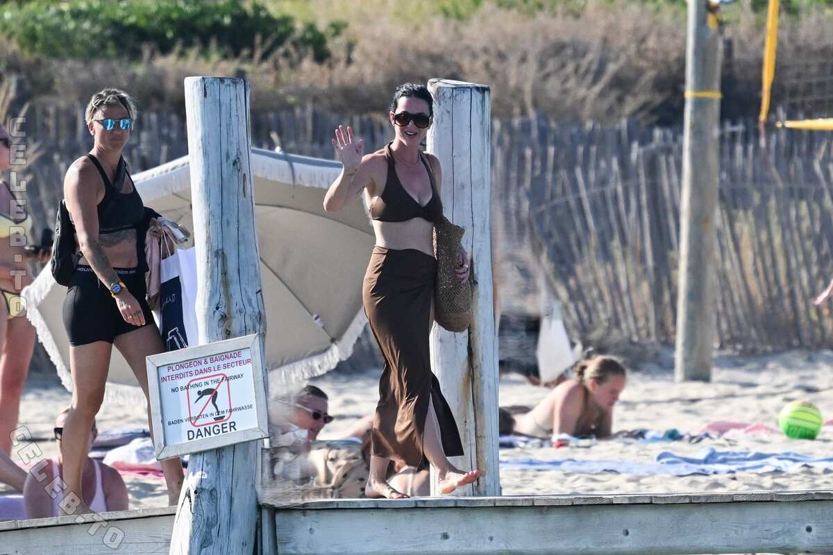 Katy Perry nude photo 12