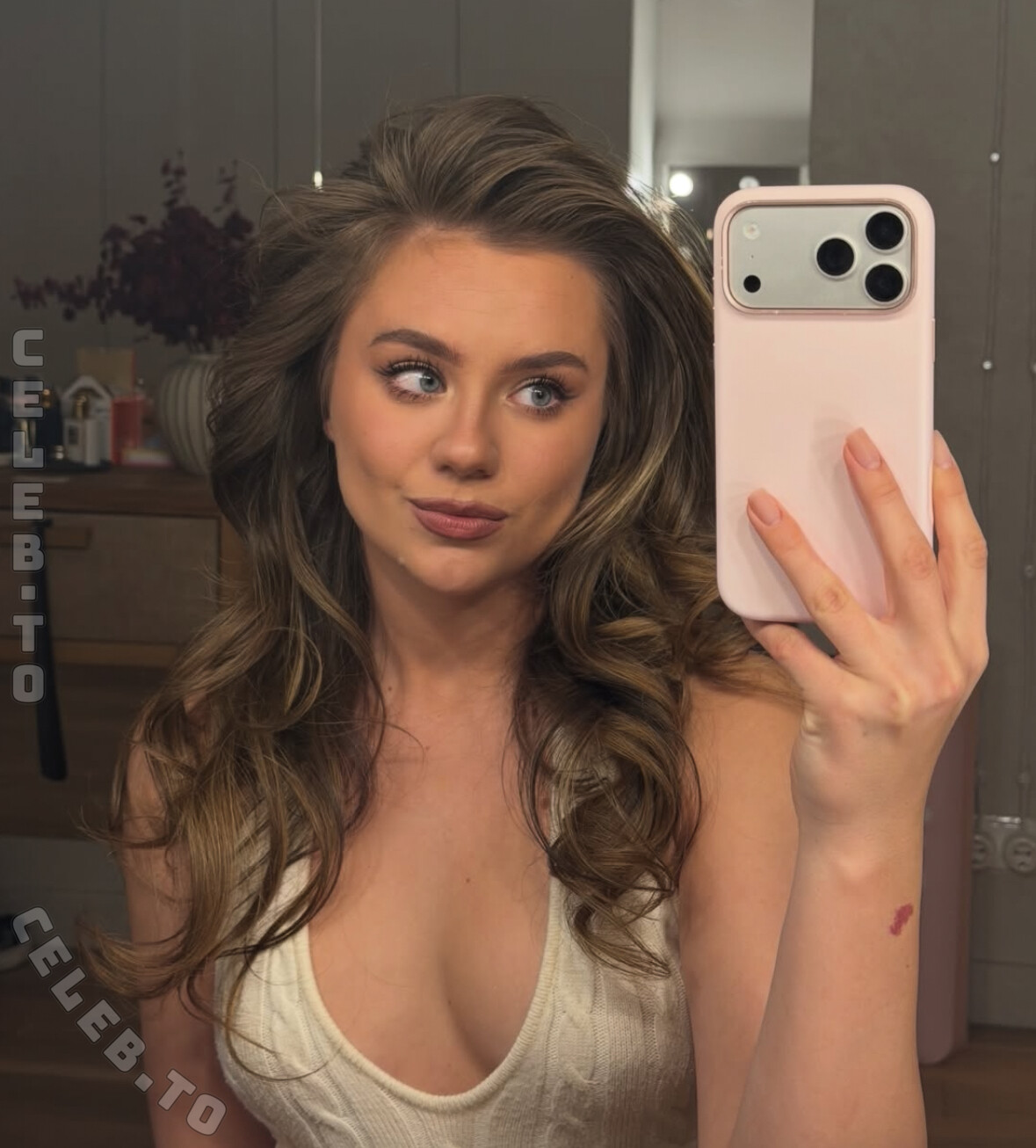 Katya Adushkina nude photo 1