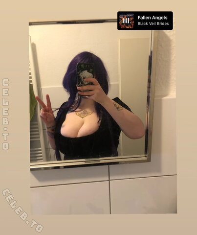 KawaiiAlienPanda nude photo 2