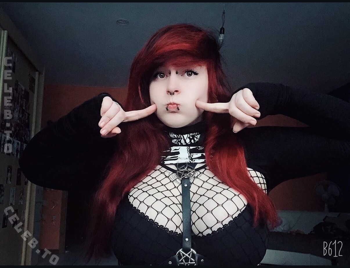 KawaiiAlienPanda nude photo 7