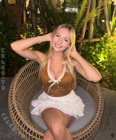 KawaiiTyra nude photo 14