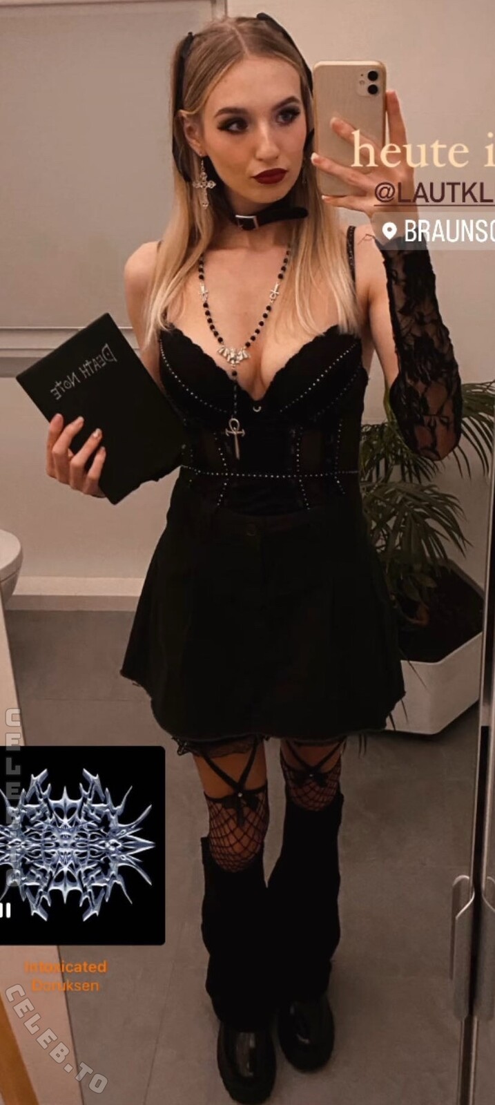 KawaiiTyra nude photo 1