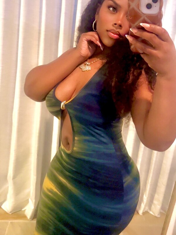 Kayla Henderson nude photo 4