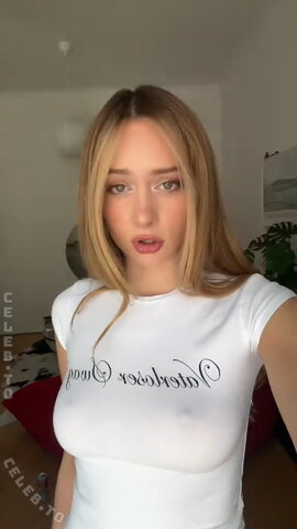 Kayla Shyx – Braless in the new merch