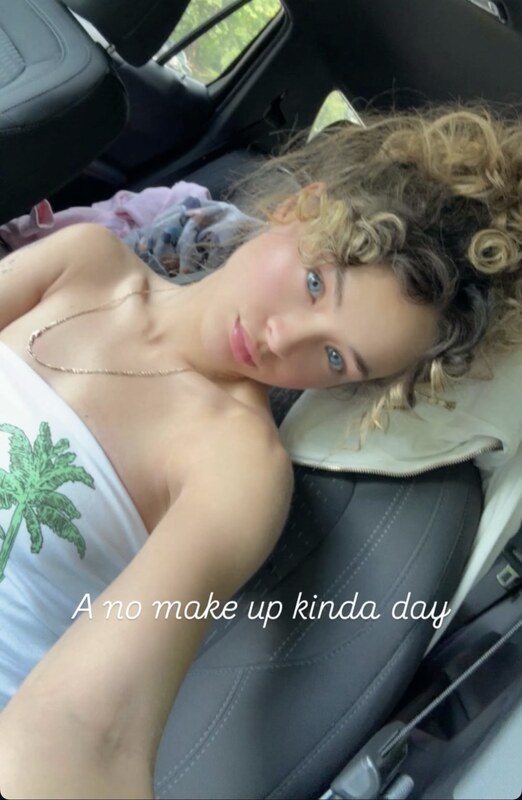 Kayleeterrerooo nude photo 5