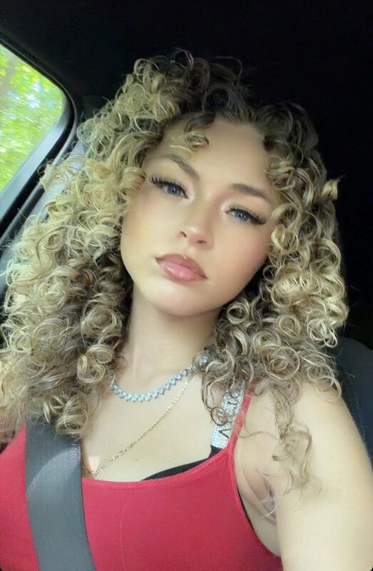 Kayleeterrerooo nude photo 2