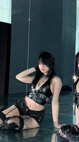 kaz.uhh nude photo 16