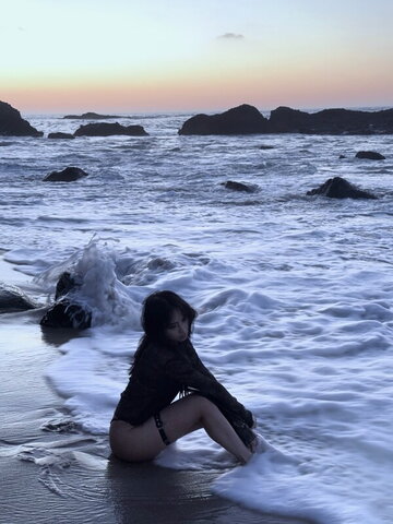 kaz.uhh nude photo 4