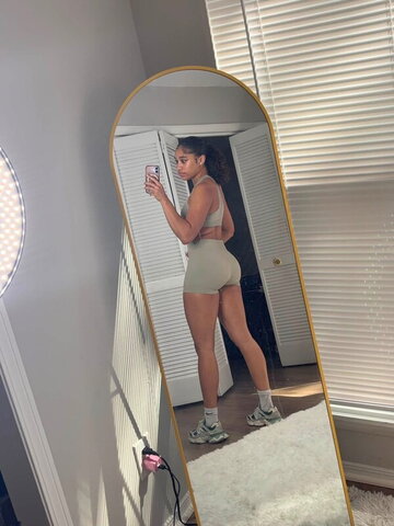 Kelisedavis nude photo 1