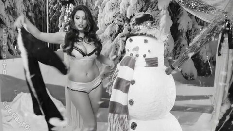 Kelly Brook nude photo 140