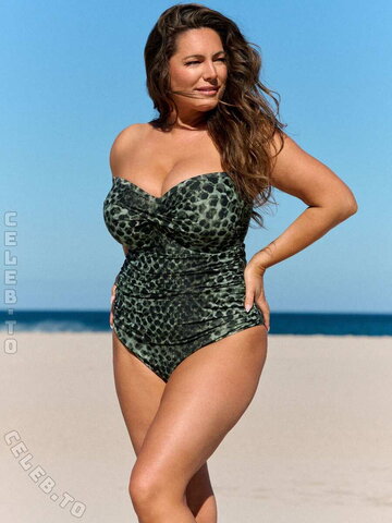 Kelly Brook nude photo 43