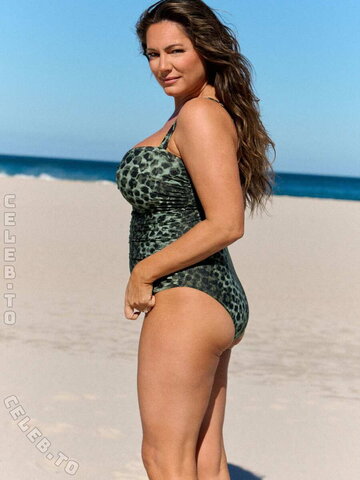 Kelly Brook nude photo 41