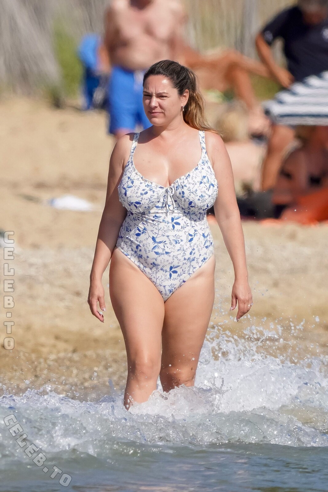 Kelly Brook nude photo 8