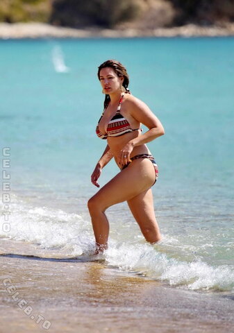 Kelly Brook nude photo 7
