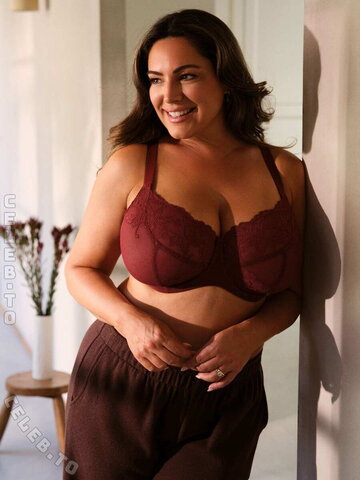 Kelly Brook nude photo 6