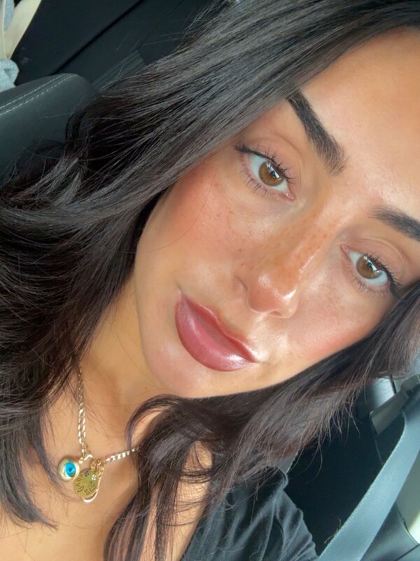 Kelly Figueira nude photo 2