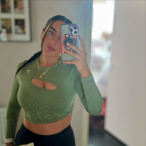 Kelly Figueira nude photo 3