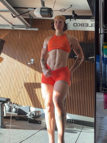 Kelly Matthews nude photo 4