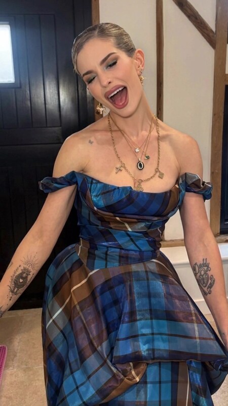 Kelly Osbourne nude photo 1