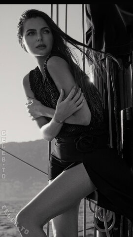 Kelly Piquet nude photo 5