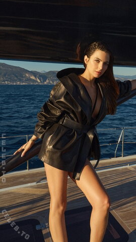 Kelly Piquet nude photo 3