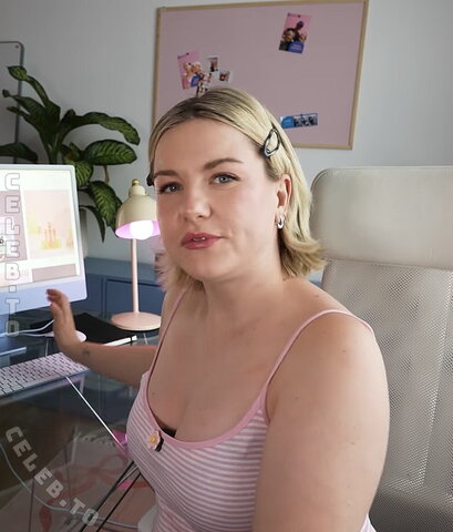 KellyMissesvlog photo 2