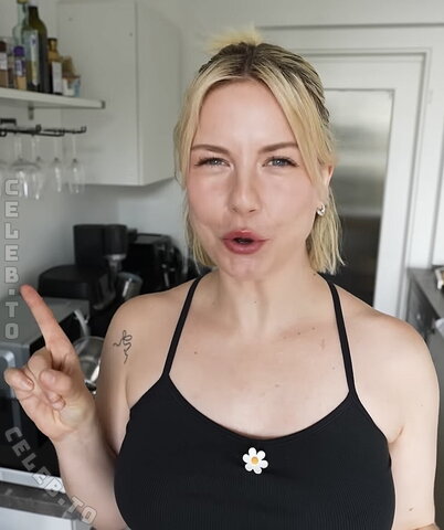 KellyMissesvlog photo 3